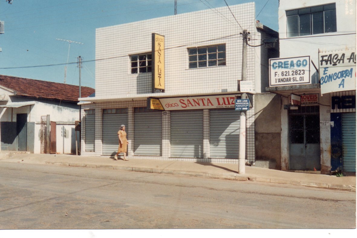 Sede própria da Ótica Santa Luzia inaugurada em 1991